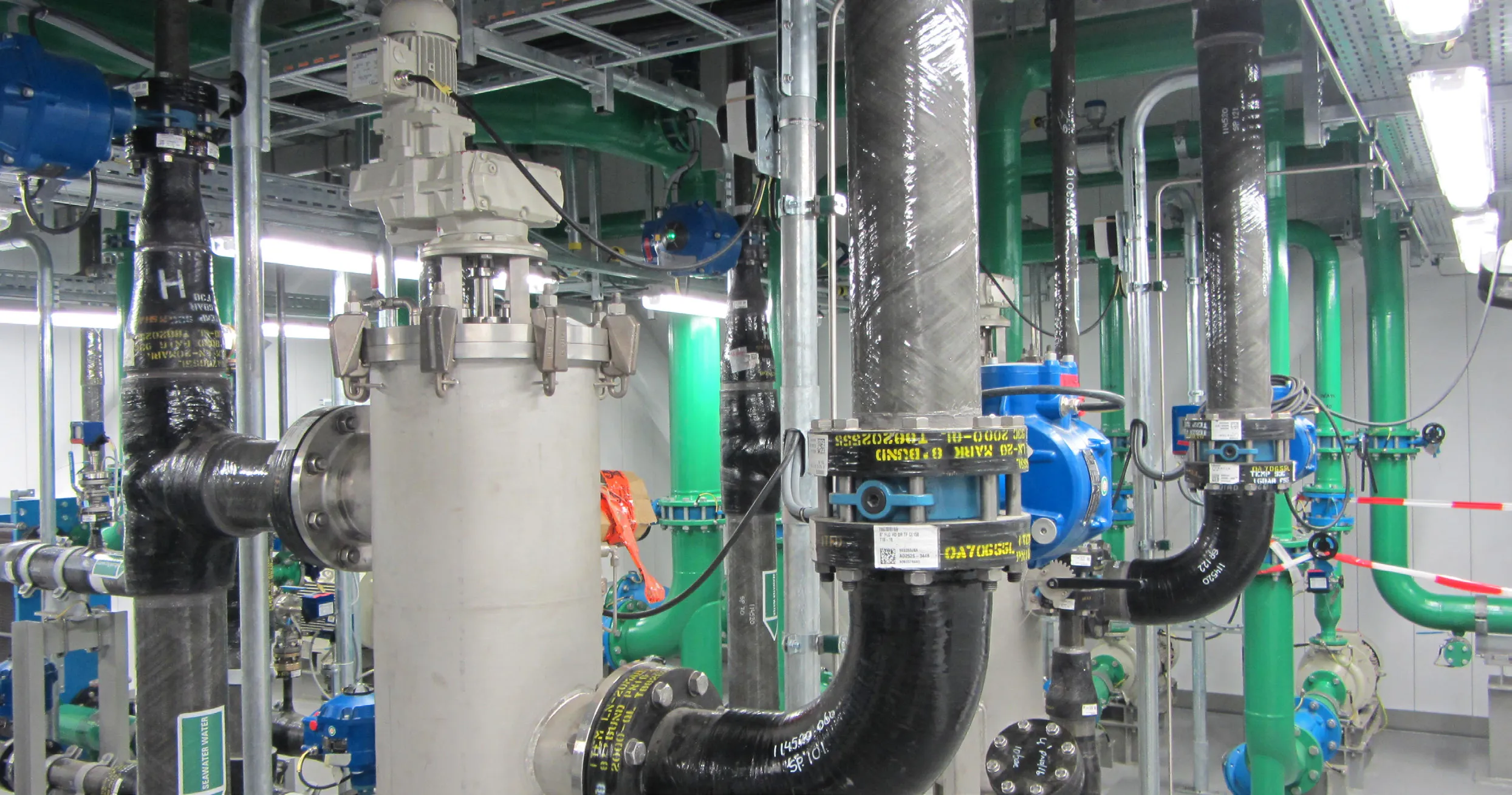 Pijpleidingen Amerplastics offshore platform