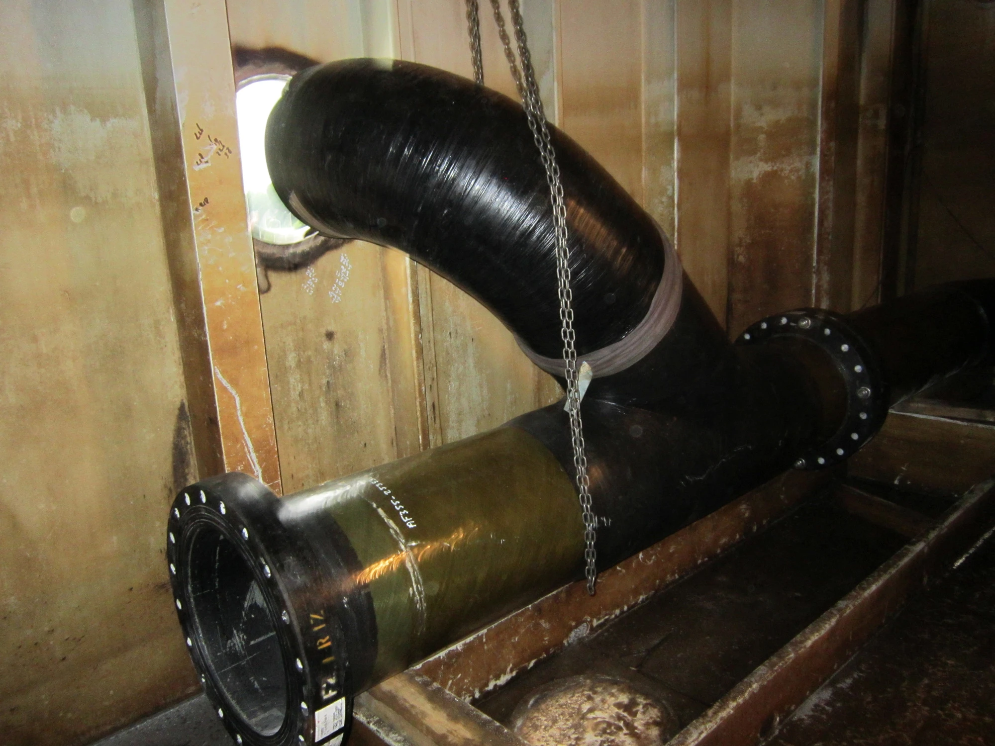 Uitlaat-terugwinningsysteem-kunststof-leidingen-Amerplastics-montage 5